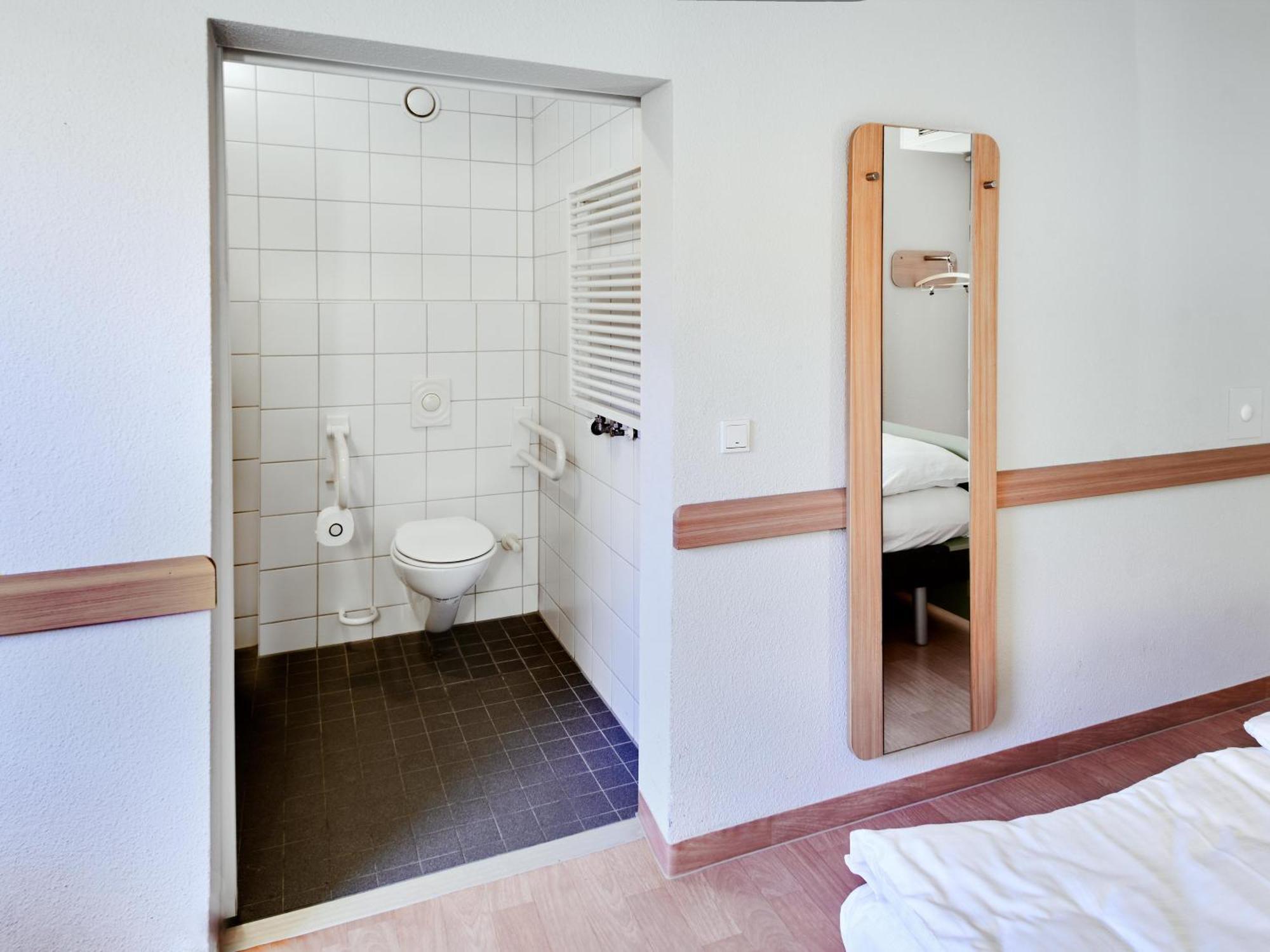Ibis Budget Ost Hotel 2*
